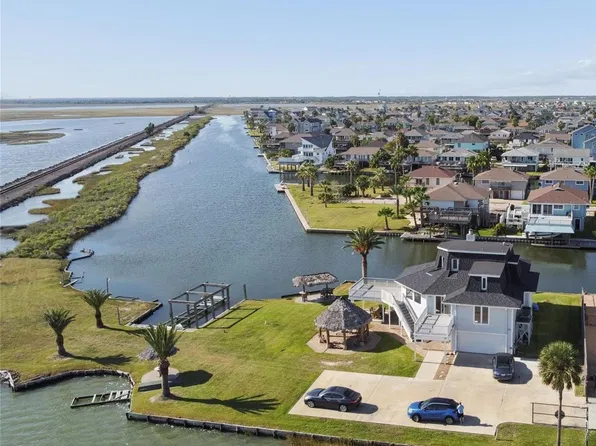 1318 Blue Heron St, Bayou Vista, TX 77563