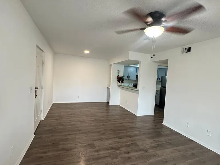 975 Sonesta Ave NE #201 — Photo 5