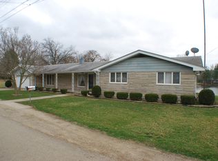 9 Briar Hill Rd, Paris, IL 61944