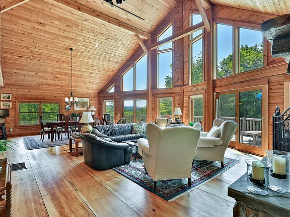 5th image of 415 Crown Point Road