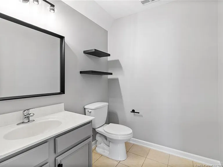 118 Newport Ct — Photo 14