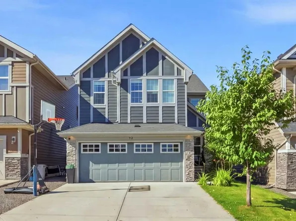 126 E Valley Pointe Way NW, Calgary, AB T3B 6B2