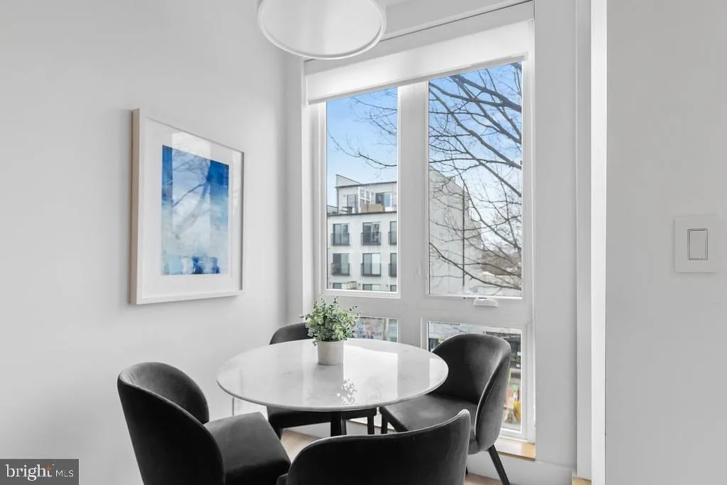 1 bed, 1.5 bath, 671 sqft, $2,350 — Photo 4