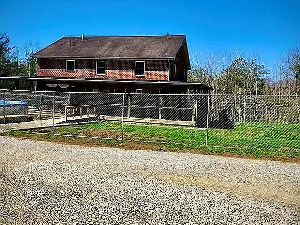 67 Pine Mountain Rd, Campton, KY 41301