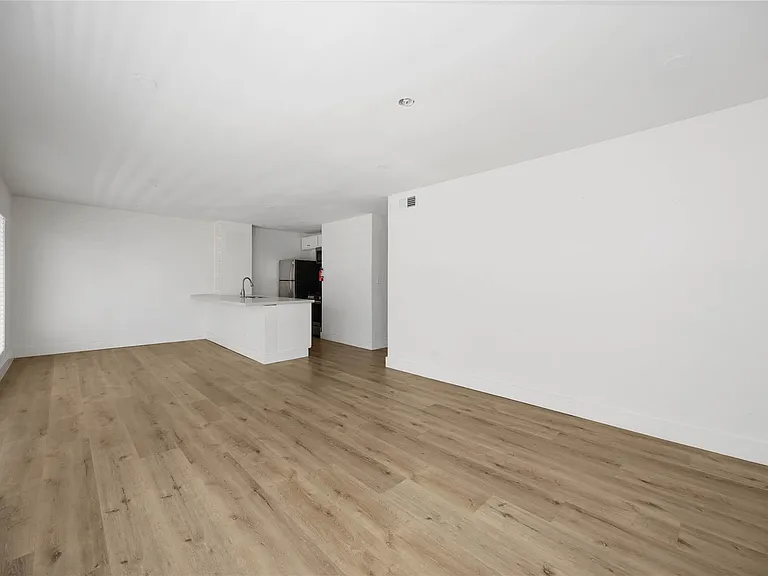 2218 Hazard St #4 — Photo 9