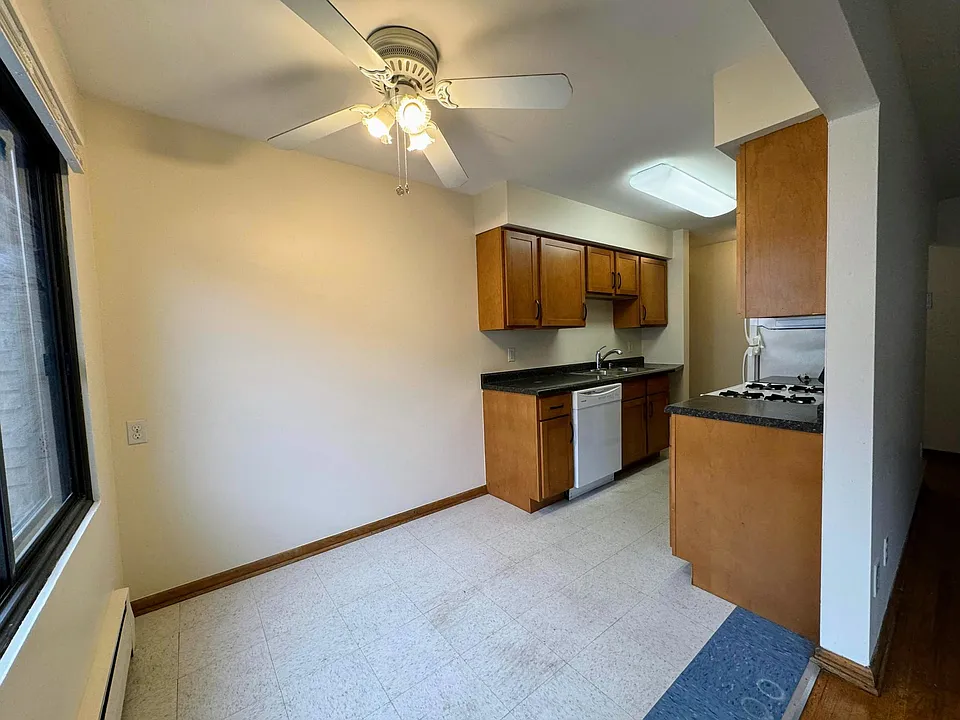 1010 15th Ave SE #304
