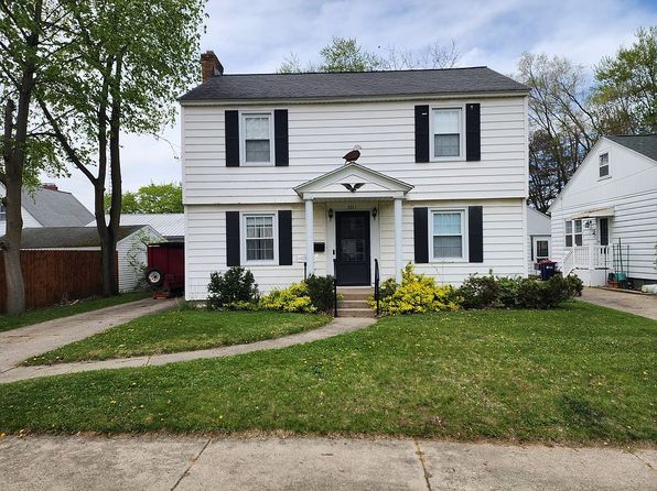 2011 Emerald Ave NE, Grand Rapids, MI 49505