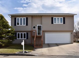 101 Village Dr, Pierre, SD 57501