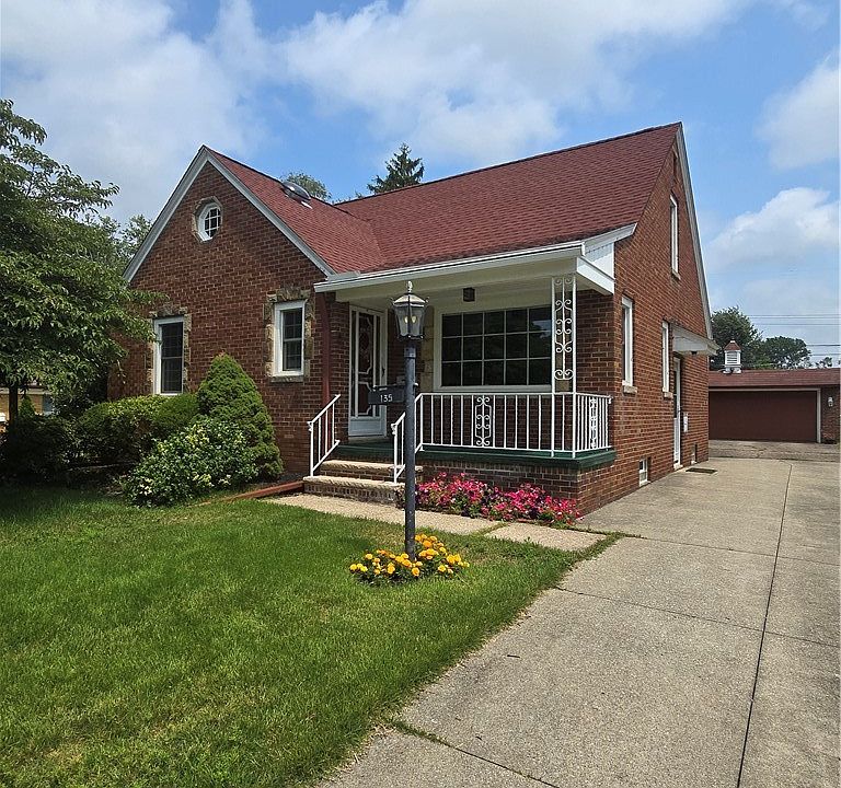 1st image of 135 Woodhill Dr
