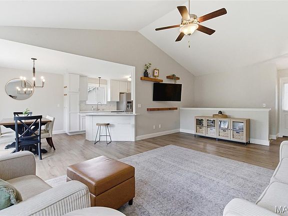 4th image of 1233 Sonoma Way