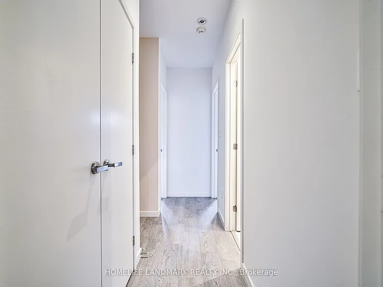 21 Genuine Ln — Photo 19