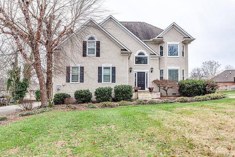 1st image of 2209 Greenwich Ln