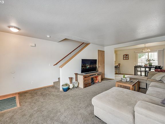 4th image of 6700 NE 55th St