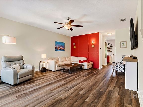 5th image of 322 Laurel Oak Lane