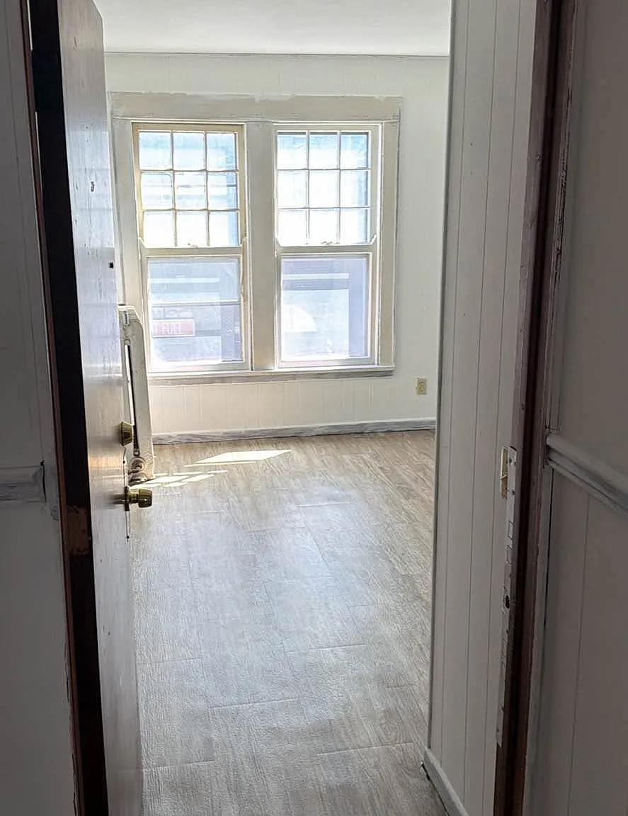 4 bed, 1200 sqft, $3,996 — Photo 4