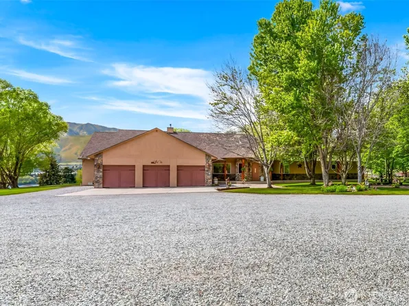 2720 NW Cascade Avenue, East Wenatchee, WA 98802