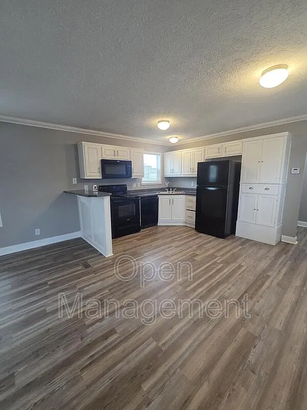 3 bed, 2.0 bath, 1152 sqft, $1,299 — Photo 4