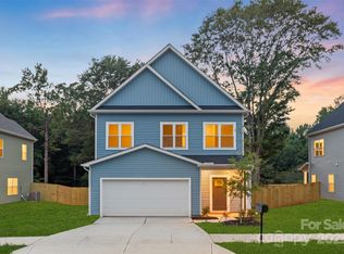 9431 Weston Woods Ln, Charlotte, NC 28216