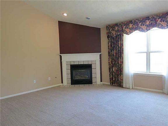 4th image of 3338 Crestwell Dr