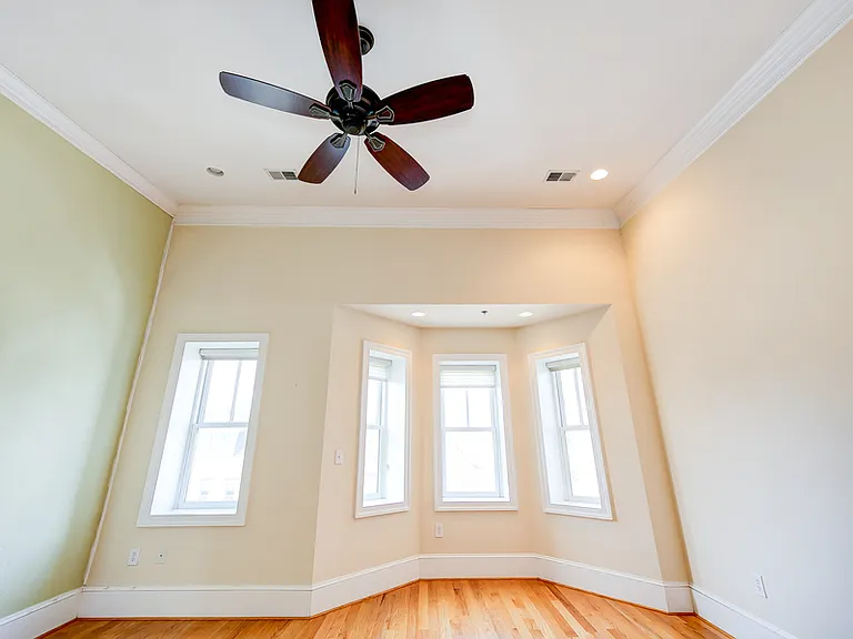 629 4th St NE #3 — Photo 21