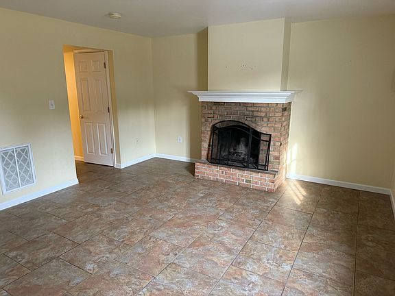 5th image of 2080 Johnston Dr #2080