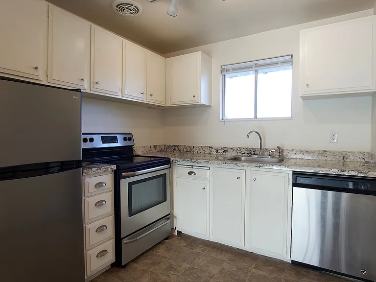 6512 Martin Luther King Way S — Photo 14