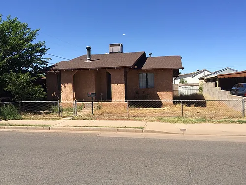 214 W Cherry St Photo 1