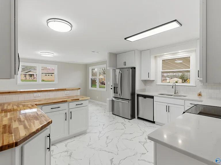 400 Harolds Dr NW — Photo 4