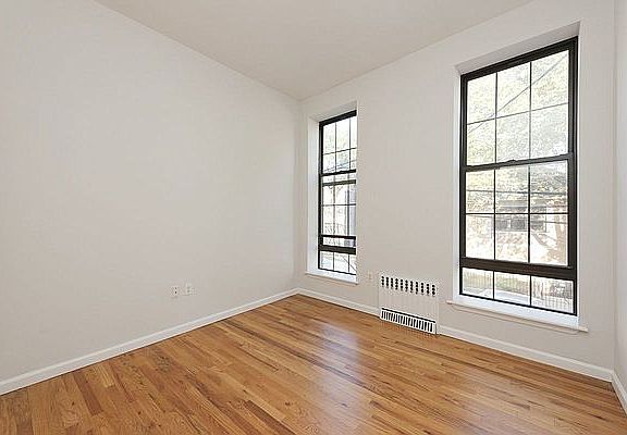 5th image of 12-23 Astoria Blvd #2F