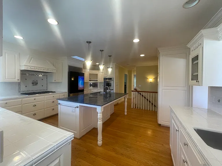 22505 Rolling Hills Rd — Photo 19