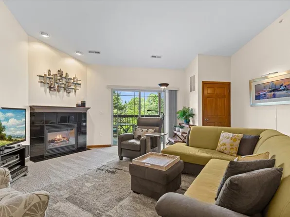 230 Hilldale DRIVE #1311, Hartford, WI 53027