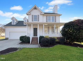 109 Somerset Farm Dr, Holly Springs, NC 27540