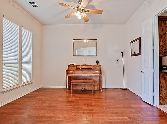 4th image of 244 Crepe Myrtle Ln