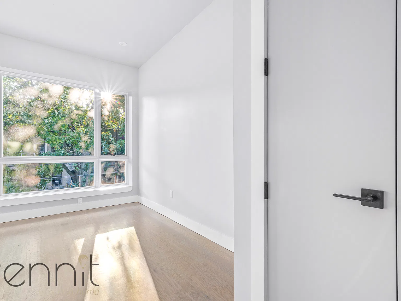 338 East 28th Street — Photo 4