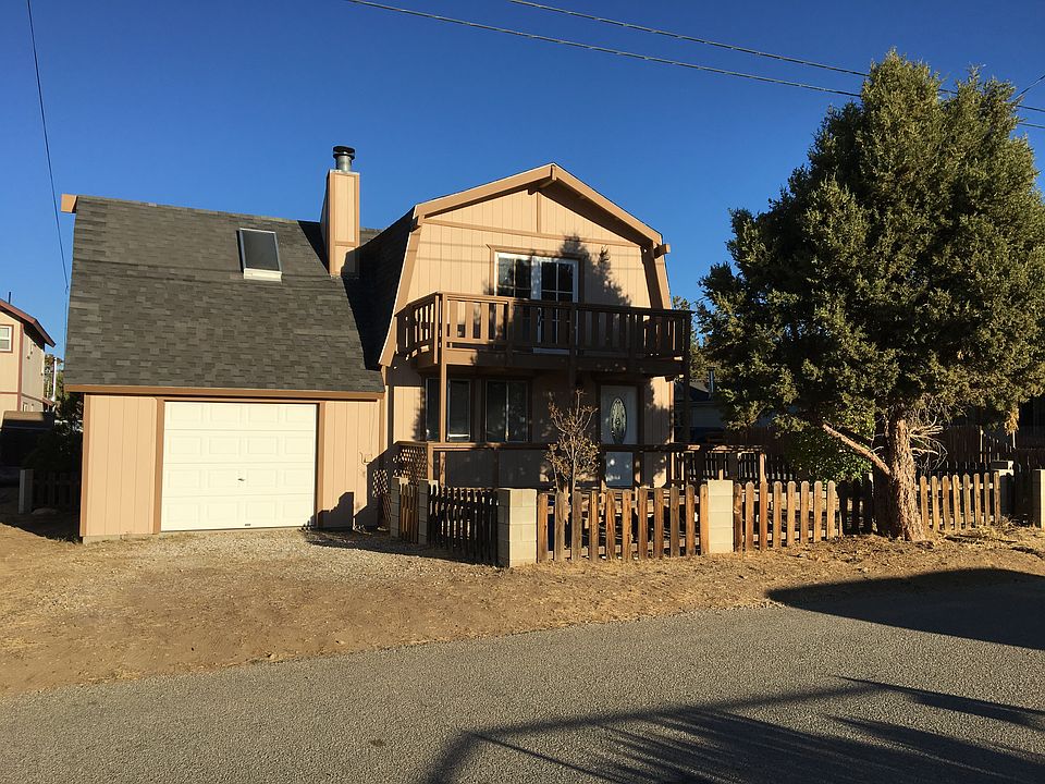 1st image of 832 Pine Ln