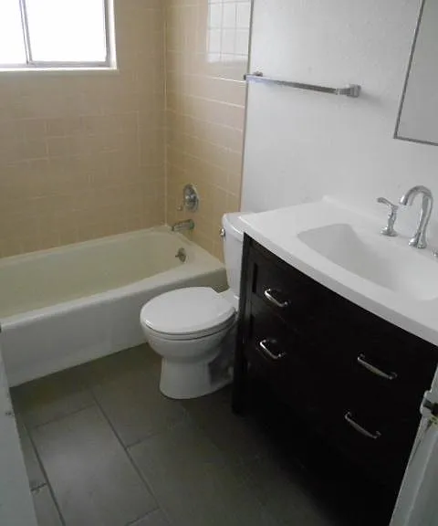 3234 W Fairview Pl #3 — Photo 8