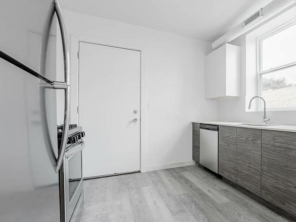 3rd image of 1703-12 W Glenlake Ave #2