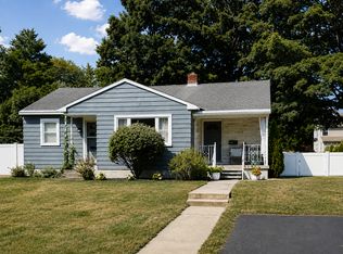 81 Monroe St, Saratoga Springs, NY 12866