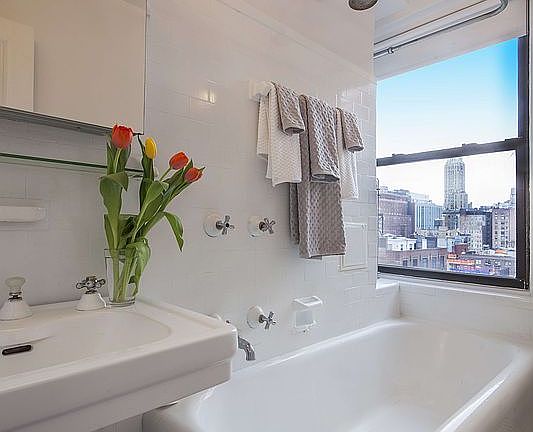 4th image of 205 E 78th St #14DE
