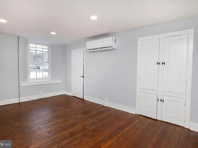6192 Lower York Rd #B — Photo 6