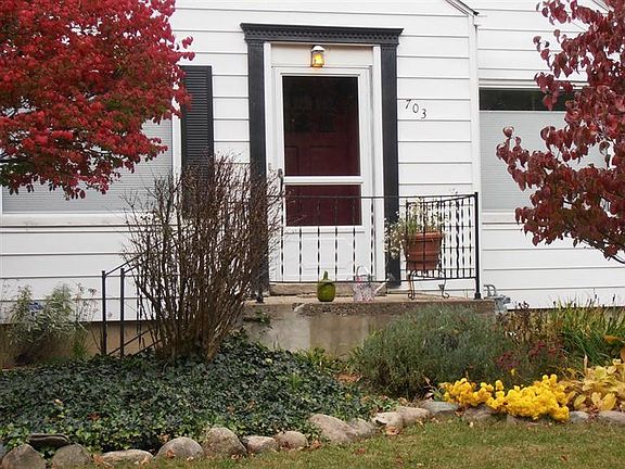 2nd image of 703 Collegewood St