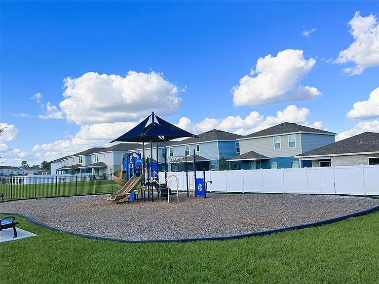 2127 Desert Rose Dr — Photo 33