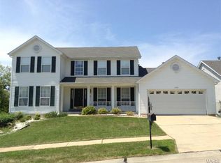 1391 Mosswoods Dr, Fenton, MO 63026