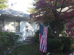 521 Tenafly Rd, Englewood, NJ 07631