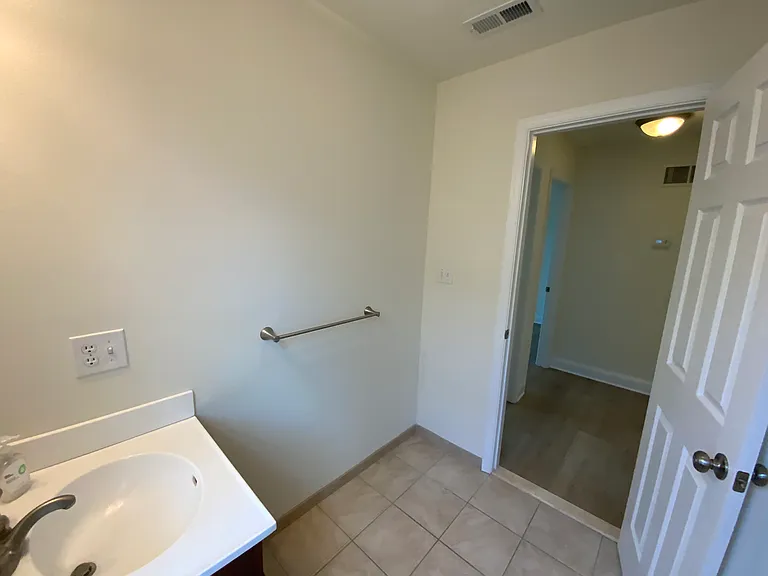 225 W 5th Ave — Photo 31