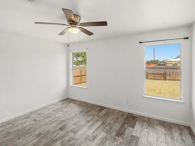 1144 Miss Kimberlys Ln — Photo 13