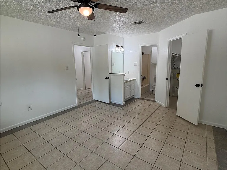 1301 Greenlawn Pkwy #A — Photo 11