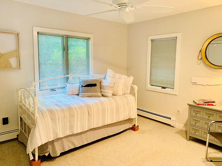 34 Rolling Hill Ct E — Photo 13