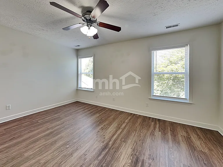 1504 Beaconcrest Cir — Photo 9