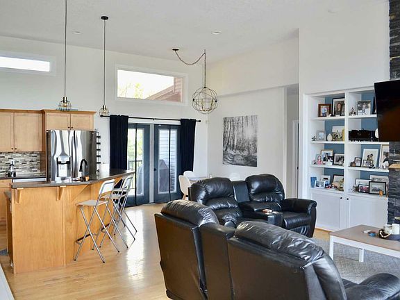 2nd image of 7949 Carriage Lane Dr #1